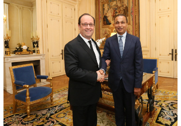 Reliance Group Chairman Anil Ambani met French President Francois Hollande in France